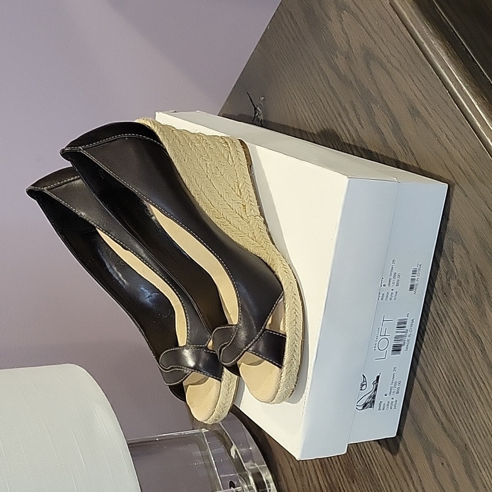 Anne Taylor wedges size 6